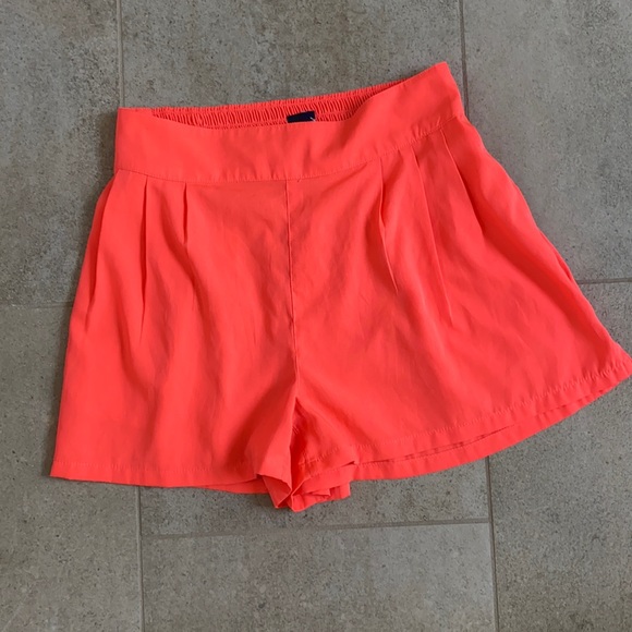 American Eagle Outfitters Pants - American eagle shorts size S